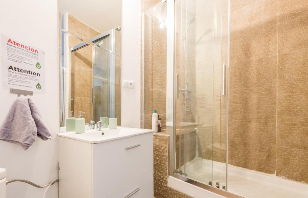 M&F 7 Rooms/7 Bathrooms Over Gran Via マドリード エクステリア 写真